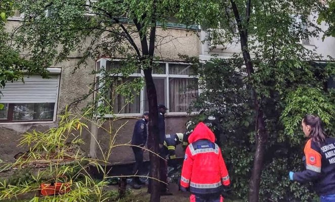 Gelozia, bat-o vina: Și-a încuiat în casă concubina și fiica de 2 luni din cauza unor poze deocheate