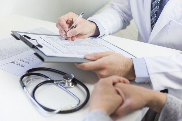 Rafila: Verificările trebuie direcţionate către medicii care eliberează foarte multe certificate de concediu medical