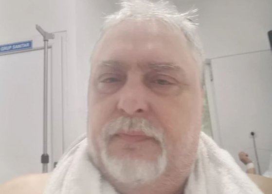 Revoltător! Un bărbat așteaptă să moară pentru că niciun medic nu vrea să îl opereze