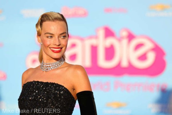 Filmul ''Barbie'' devansează ''Oppenheimer'' şi obţine încasări-record în box-office-ul nord american