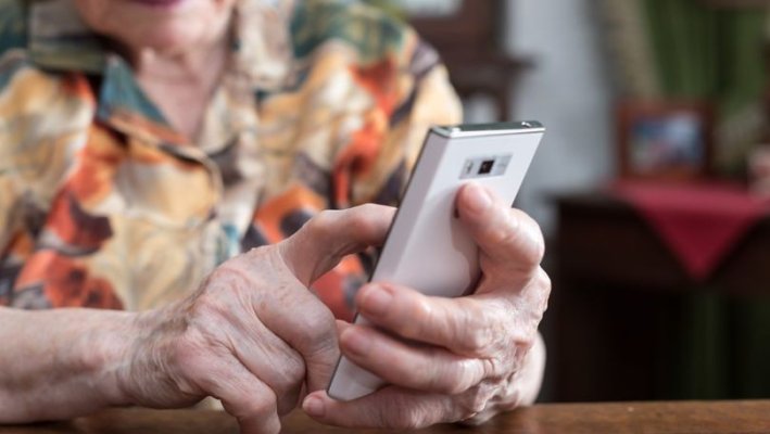 Ceasul Bun, aplicaţia prin care persoanele din azile pot semnala abuzurile