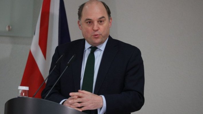 Ministrul britanic al Apărării spune că va renunța la funcţia sa din guvern la următoarea remaniere