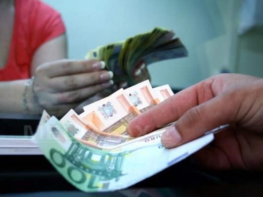 Tun de 175.000 de lei, la o casă de schimb valutar