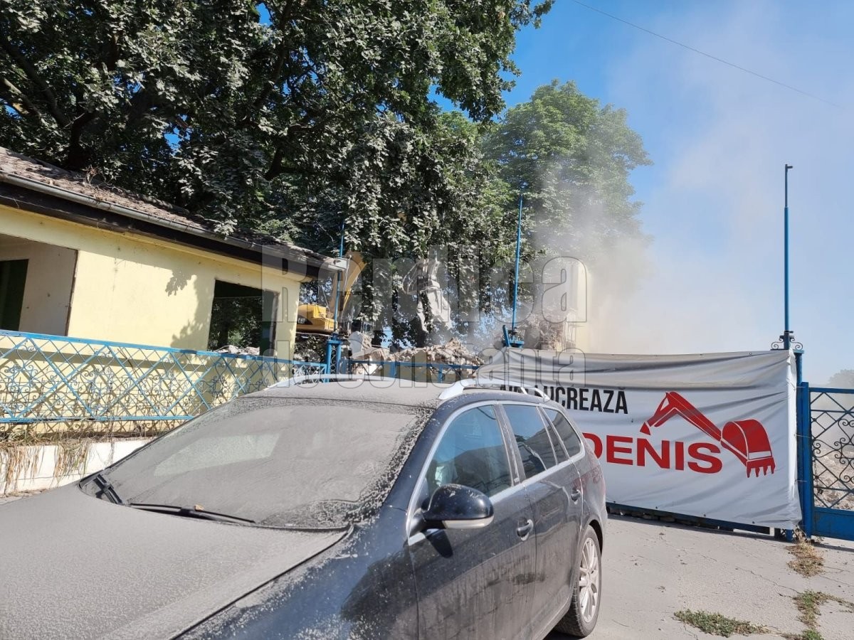 Poluare masiva si atentat la sanatatea publica, provocata de noul Dedeman din zona podului IPMC. Video 