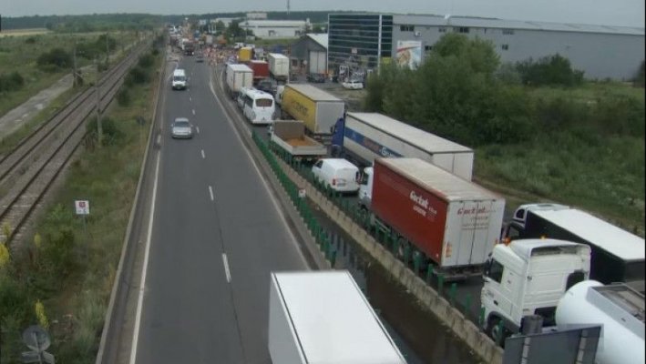 CNAIR: Restricţii de circulaţie în aproape toată ţara, din cauza caniculei