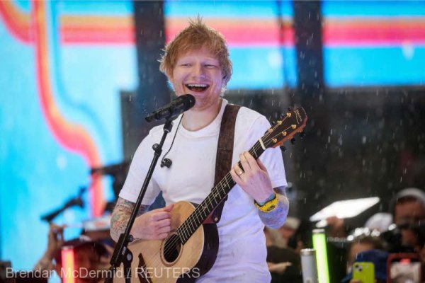Un CD demo cu albumul lui Ed Sheeran ''Spinning Man'' s-a vândut pentru 8.000 de lire sterline la licitaţie