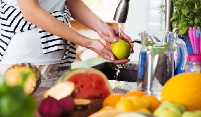 Intoleranța la fructoză suprasolicită ficatul și duce la acumularea grăsimii pe abdomen