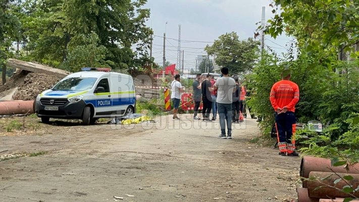 Tragedie la Constanța! O persoană a căzut într-o groapă, în parc, și a murit. Video. 