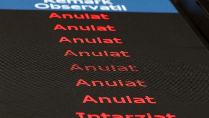 Hackerii caută victime pe aeroport. Ce mesaje primesc pasagerii cu zboruri întârziate sau anulate