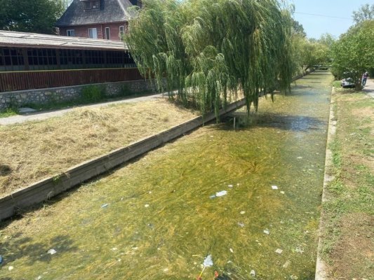 Ce spune primăria despre canalul care trece prin Satul de Vacanță