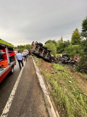 Accident extrem de grav pe DN 17: Două persoane au murit și o a treia este în stare critică