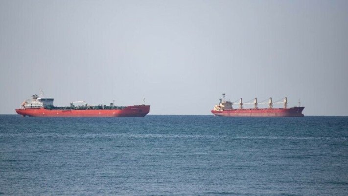 Traficul maritim în Marea Neagră a scăzut cu 35% după avertismentele Rusiei și Ucrainei