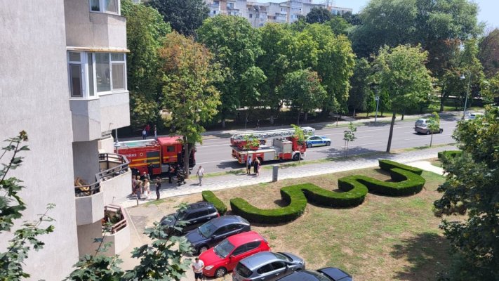 Incendiu la un apartament pe bulevardul Tomis. Video