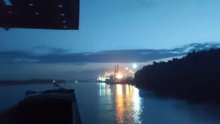 Navă românească lovită, în urma atacului rusesc care a vizat portul Reni