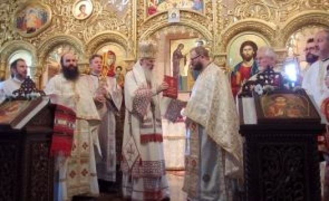 RĂZBOI TOTAL în Biserică! Controversatul popă care l-a numit prost pe ÎPS Calinic atacă și alți ierarhi, amenințând cu dezvăluiri