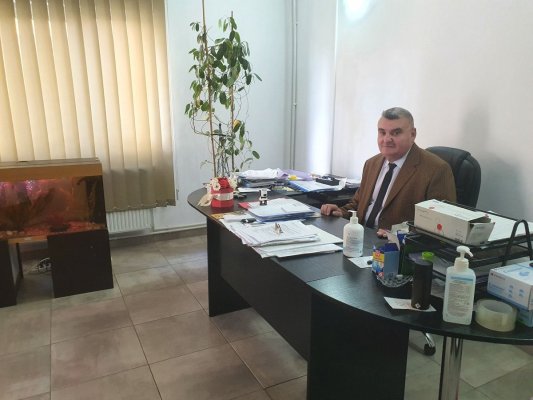 Cine este patronul care a încercat să își dea foc în fața Primăriei Constanța?! Video