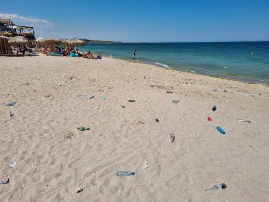  Plaja din Vama Veche are mai multe gunoaie decât turiști