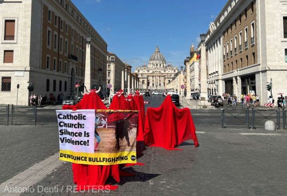 Activişti pentru drepturile animalelor i-au cerut papei Francisc să condamne coridele