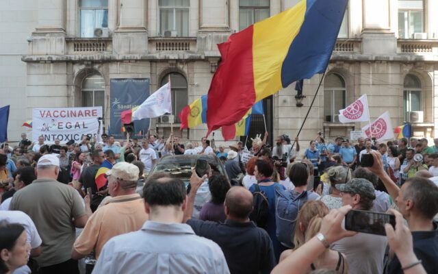 Jurnalist lovit la protestul AUR; agresorul a fost ridicat de jandarmi