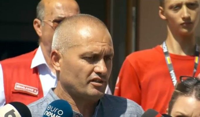 Primarul din Crevedia dă vina cu tupeu pe oamenii afectați de explozii că nu au făcut sesizări la Primărie
