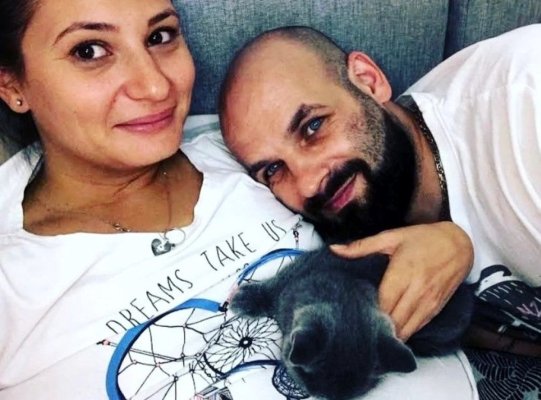 Soția lui Nosfe își strigă durerea în versuri! Poezia compusă soțului ei a provocat lacrimi și emoție
