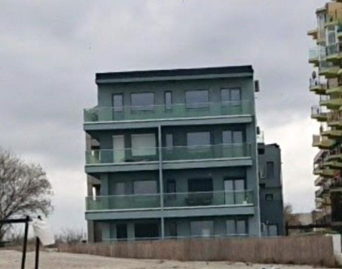 Sotul Laurei Vicol a ramas fara un apartament din Mamaia Nord Sotul Laurei Vicol a ramas fara un apartament din Mamaia Nord