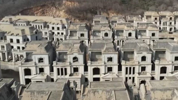 Complex imobiliar sinistru în China: Peste 250 de vile de lux, abandonate. Video