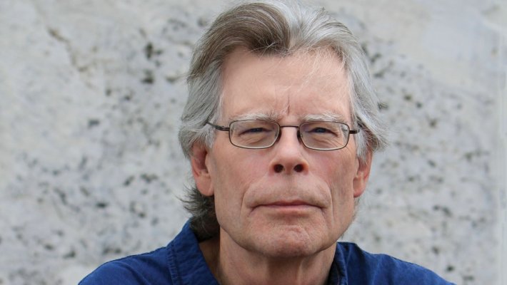 Operele piratate ale scriitorilor Zadie Smith, Stephen King şi Elena Ferrante, folosite pentru a antrena AI