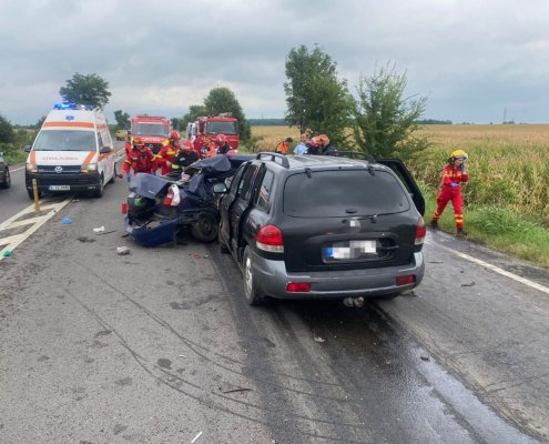 Accident rutier grav pe DN2: 2 persoane au murit, iar alte 4 au fost transportate la spital