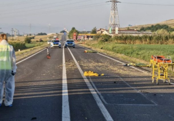 Carnagiul de la Vama Veche, la indigo: O mașină a intrat într-un grup de oameni, în Alba!