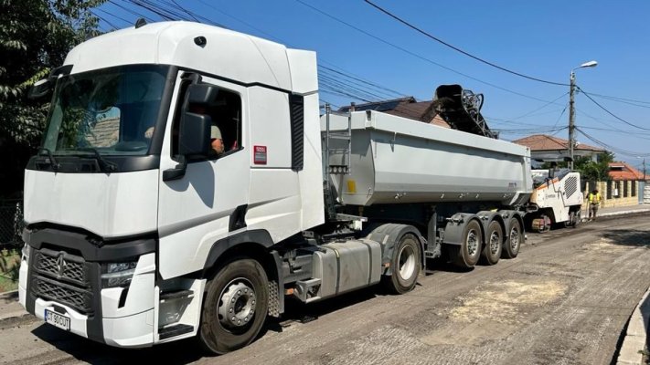 Continuă lucrările de reabilitare a carosabilului în cartierul Palazu Mare