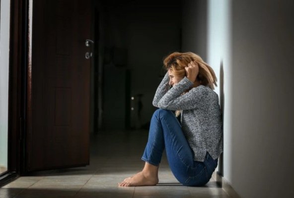 Ce faci când ai un atac de panică? Sfaturi de prim ajutor care îți pot reduce anxietatea