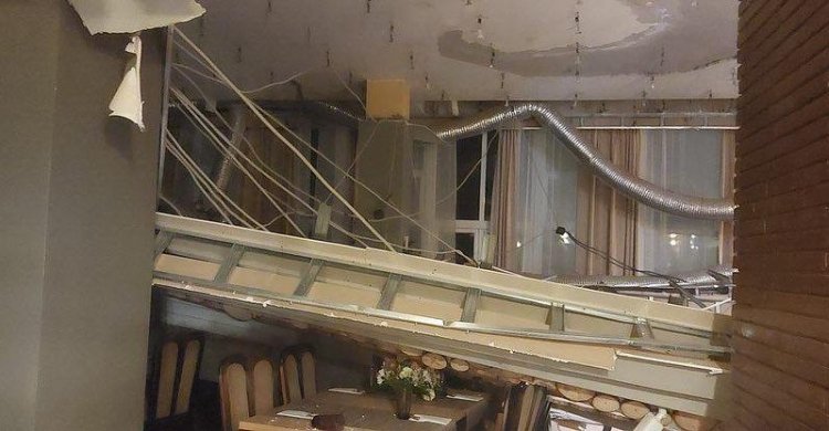 Momente de spaimă la o petrecere de majorat din Băile Herculane. Tavanul unui restaurant s-a prăbușit  