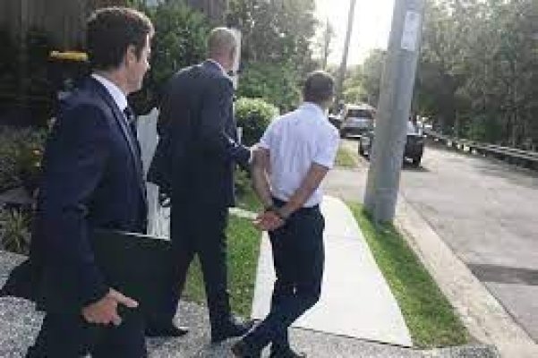 Zeci de copii, abuzaţi sexual de îngrijitorul lor. A fost prins după 15 ani de violuri filmate