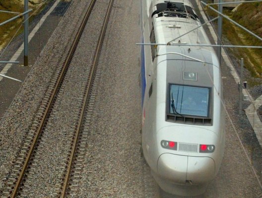 Polonia: Doi bărbaţi au fost arestaţi pentru un atac asupra sistemului de comunicaţii al căilor ferate