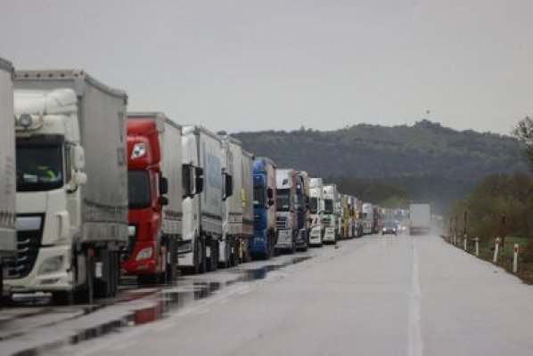 Restricții de circulație pentru camioanele de mare tonaj în Ungaria