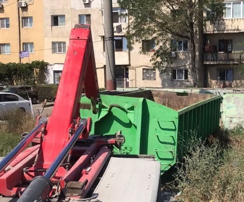 Containerele speciale pentru deșeuri voluminoase, amplasate în cartierul Km 4-5