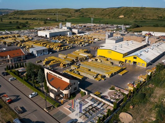 Producătorul de pavele Elis Pavaje evaluează extinderea și în afara țării și tatonează piețele vecine