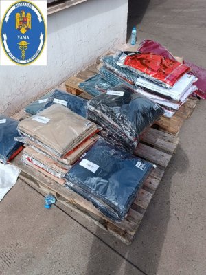 Haine contrafăcute, confiscate de inspectorii vamali constănţeni