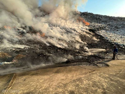 Incendiu la groapa de gunoi din Galaţi