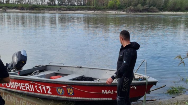 O barcă s-a răsturnat în Dunăre, la Vadu Oii: o persoană a fost adusă la mal