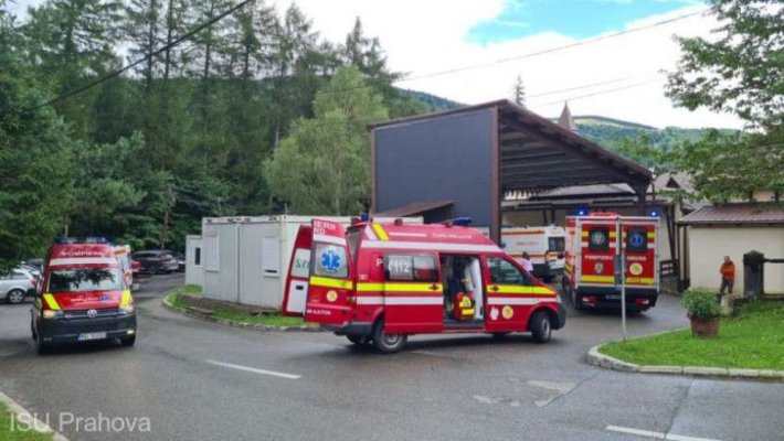 Opt copii aflați în tabără la Sinaia au ajuns la spital după ce au mâncat în piața orașului