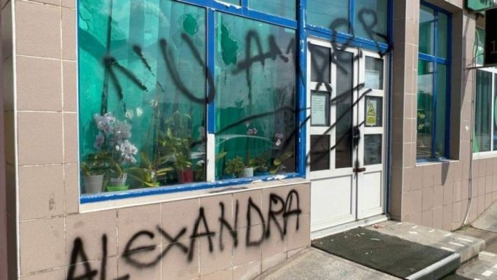Cabinetul medicului care era de gardă și a lăsat-o pe gravida Alexandra să moară, vandalizat