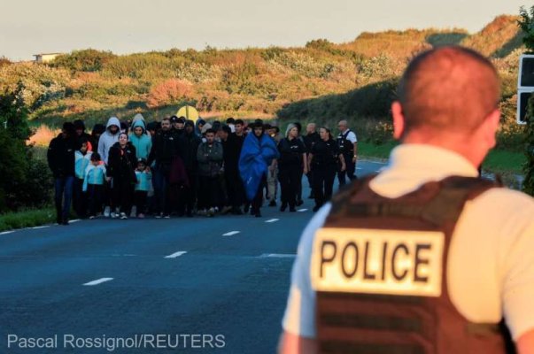 MB: Peste 100.000 de migranţi au traversat ilegal Canalul Mânecii după 2018