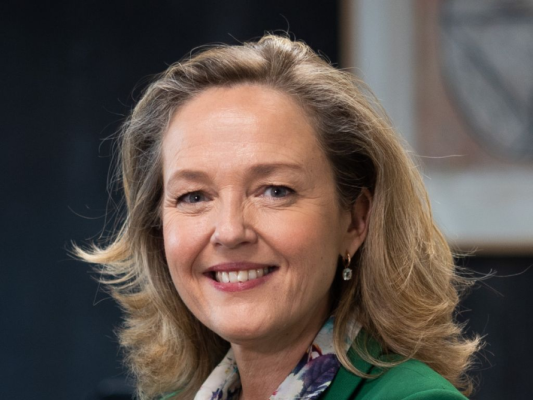 Nadia Calvino, ministrul spaniol al economiei, candidată la preşedinţia Băncii Europene de Investiţii