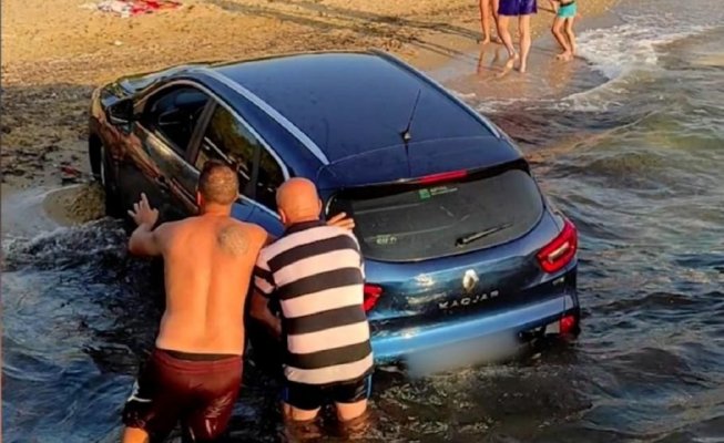 Un român a plonjat cu maşina în mare de pe un dig, în insula Thassos