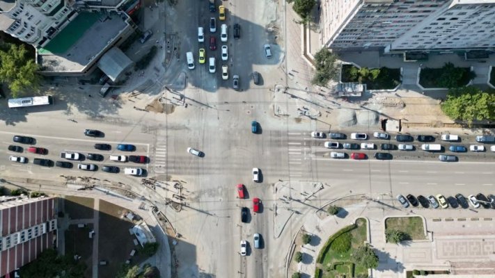 Atenție, șoferi! În intersecția de la Casa de Cultură va fi întreruptă semaforizarea pentru câteva zile