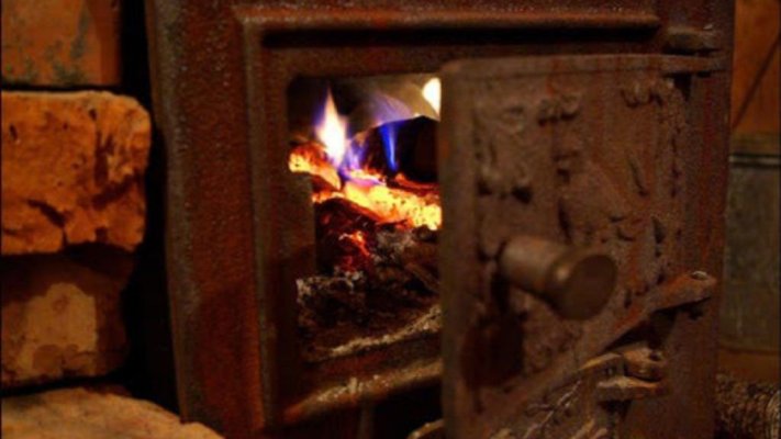 UE vrea să renunțe la sobele tradiționale pe lemne