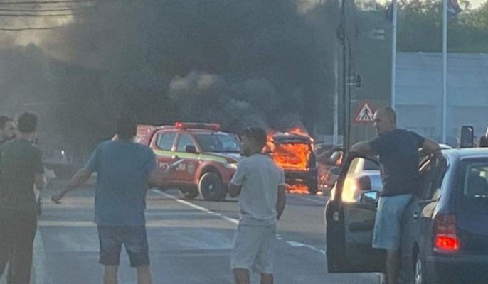 Un şofer a rămas fără maşină în timp ce completa amiabila cu o femeie