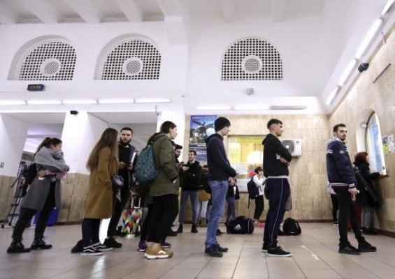 Elevii vor călători gratuit cu trenul din 3 septembrie. De când se vor aplica reducerile pentru studenți